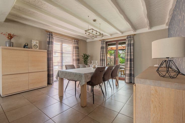 Open bebouwing met 4 slaapkamers en mooie tuin op 14a52ca