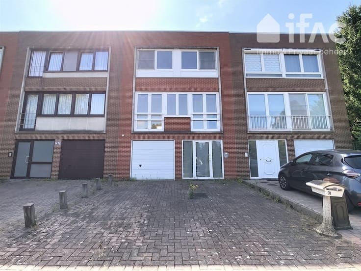 House with garage, 3 bedrooms & lovely garden