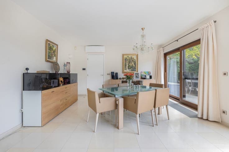 5-bedroom architect-designed villa with pool – Domaine du Be