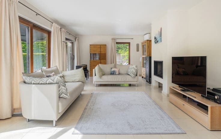 5-bedroom architect-designed villa with pool – Domaine du Be