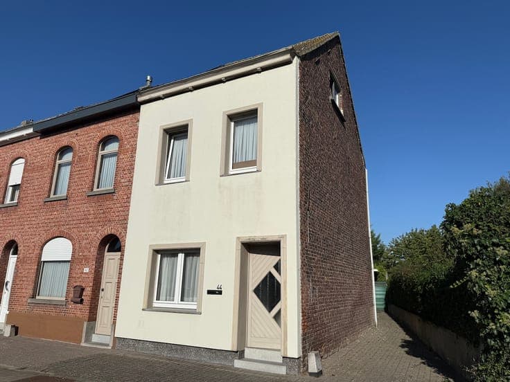 QUIETLY LOCATED, PARTLY RENOVATED FAMILY HOME WITH 3 BEDROOM