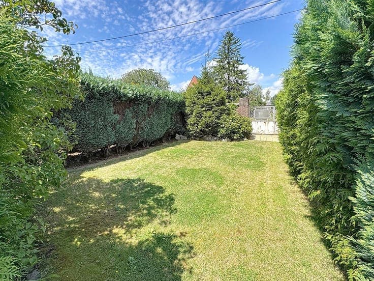 House to Renovate with 4 Bedrooms, Garage & Beautiful Garden
