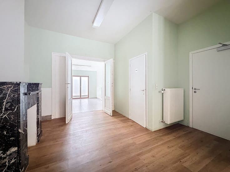 Investment property comprising 4 recognised units