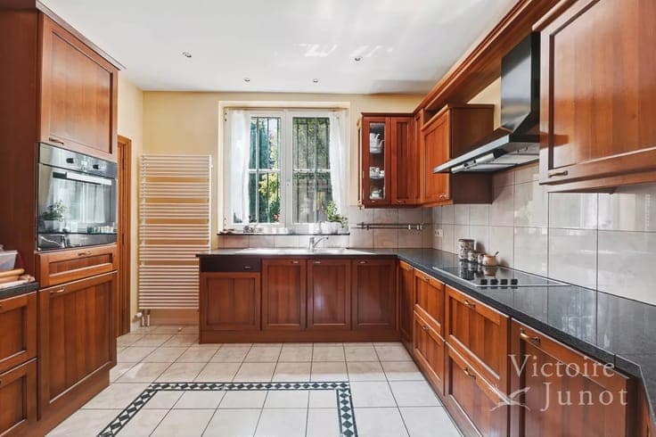 Spacious villa with elevator near Place Dumon