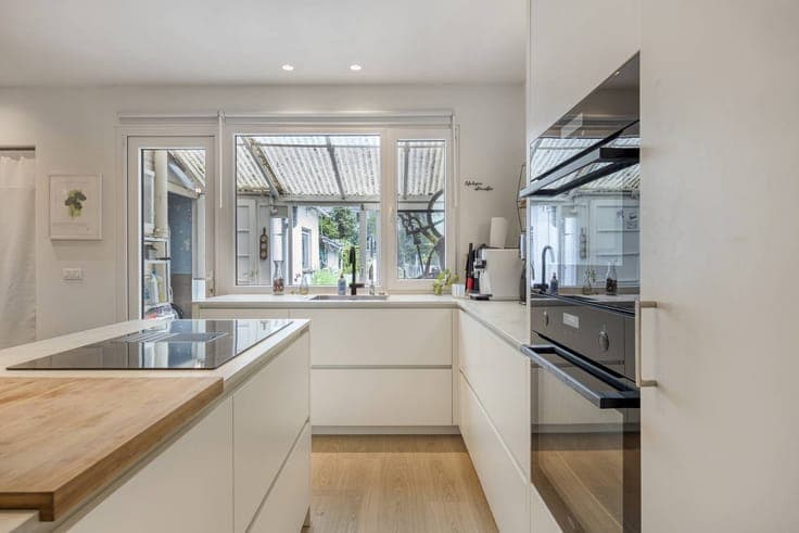 Ready-to-move house for sale in the center of Wilrijk