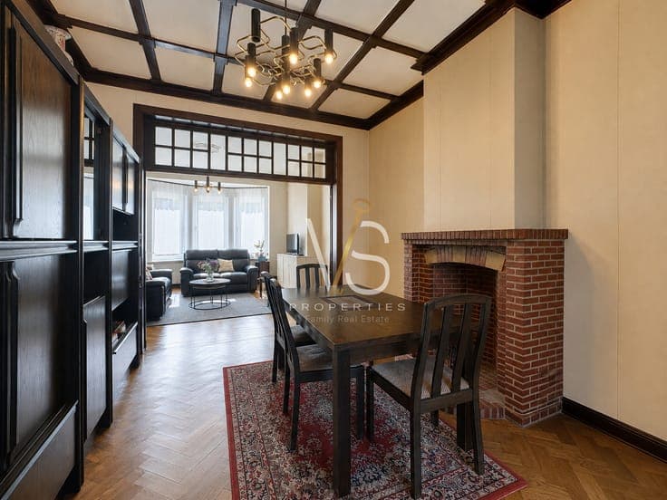 CHARMING SINGLE-FAMILY HOME WITH GARDEN AND GARAGE!