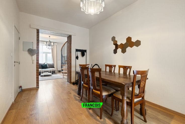 Recently renovated investment property with 3 registered un…