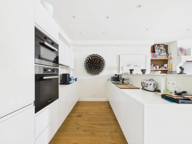 Louise |furnished house in the block's interior!
