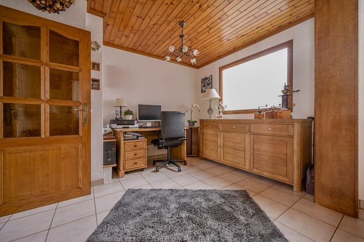 CENTRAAL GELEGEN, INSTAPKLARE WONING MET GARAGE EN ACHTE...