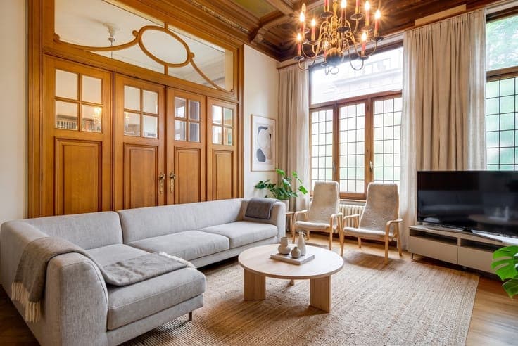 Superb townhouse in need of renovation for sale in Ixelles