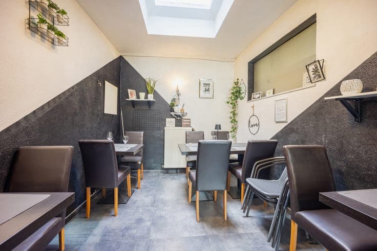 MAISON DE COMMERCE - POSS 2 APPARTS - FOND DE COM - PEB D