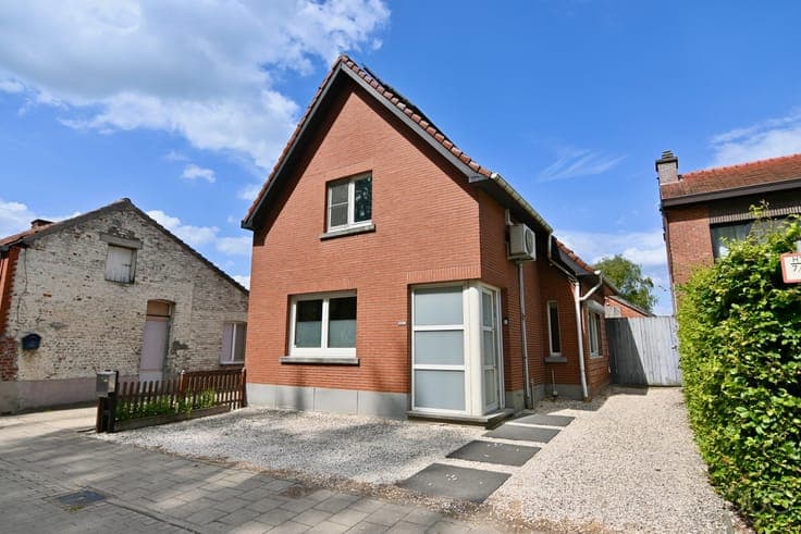 Charmante halfopen ééngezinswoning met een tuin van 7a10c...