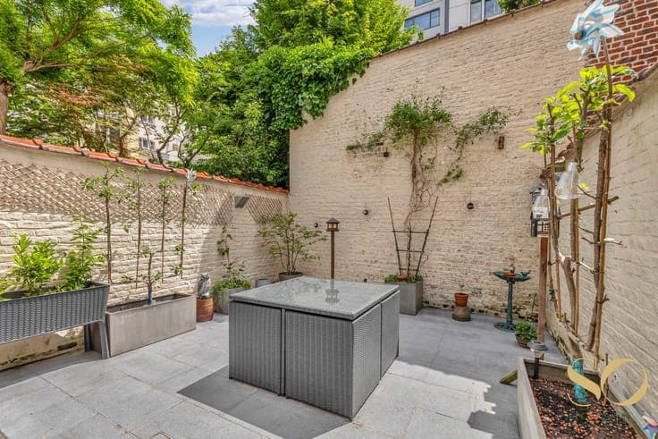 European Quarter – Eclectic-style house