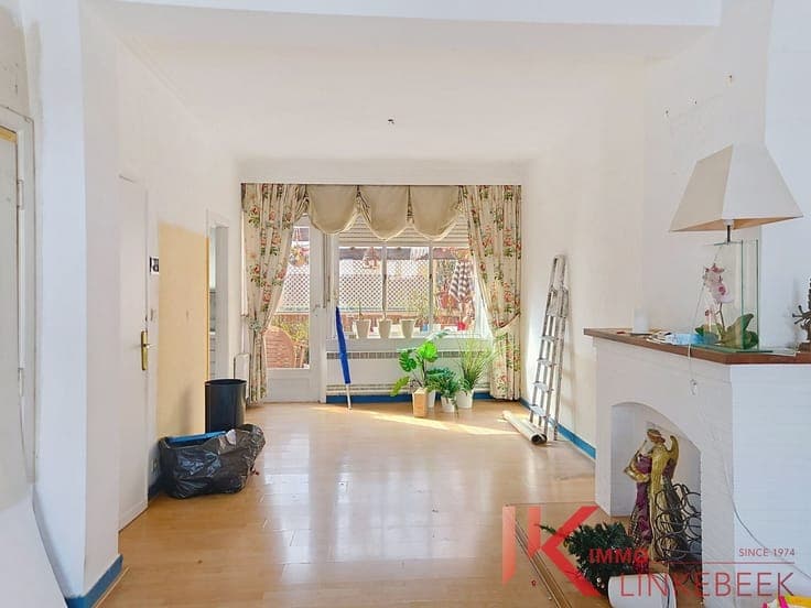 CCLE – Beautiful triplex with terrace and workshop near Plac
