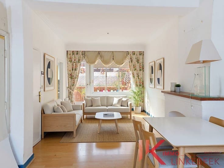 CCLE – Beautiful triplex with terrace and workshop near Plac