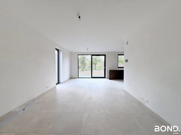 Instapklare nieuwbouwwoning op gunstige locatie!