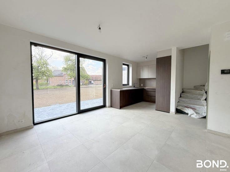 Instapklare nieuwbouwwoning op gunstige locatie!