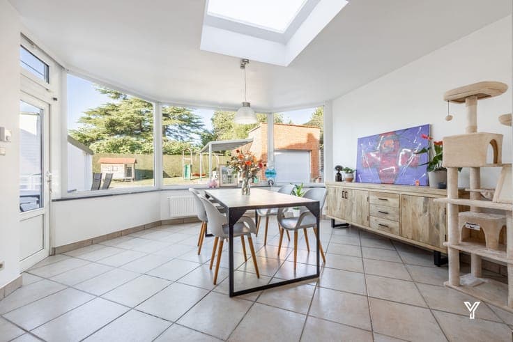 CHARACTER-FILLED FAMILY HOME WITH GARDEN AND GARAGE