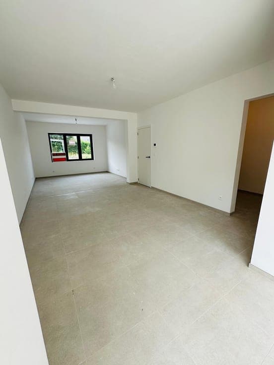 Ready-to-move-in, fully renovated family home with 4 bedroom