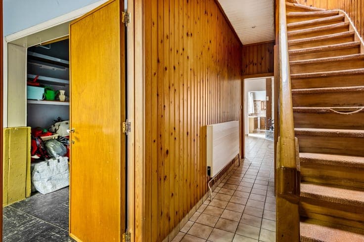 Charmante doch te renoveren woning met 2-3 slk, garage, t...