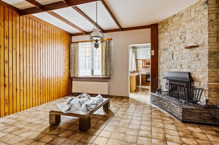 Charmante doch te renoveren woning met 2-3 slk, garage, t...