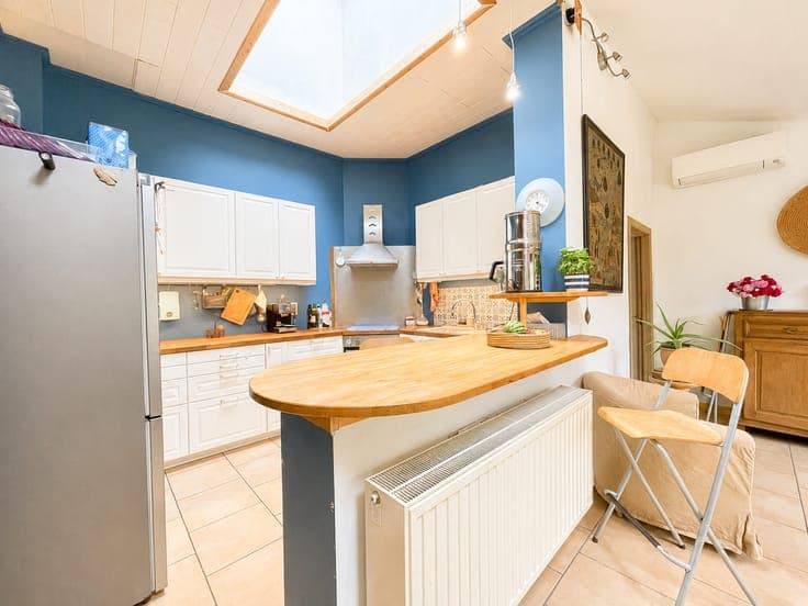 3-bedroom house with garden, 2 bedrooms (potentially 3 or 4)