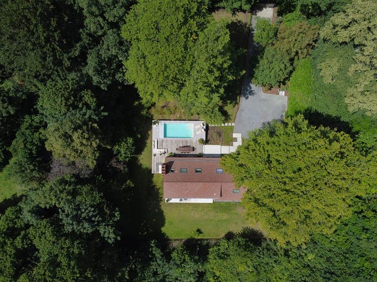 Magnificent villa in the prestigious Bois du Strihoux
