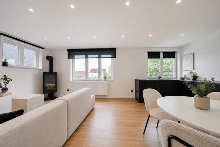 Charmante maison rénovée 2 chambres avec grande terrasse