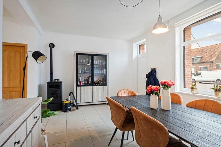 Family home on a spacious plot in Ruddervoorde