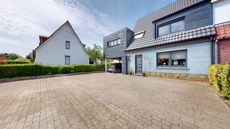 Splendide maison, rénovation luxueuse, cinq chambres, 20 pan