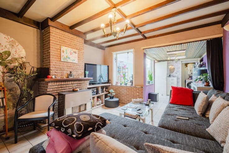 A 4bedroom house in need of renovation with a garden in Gent