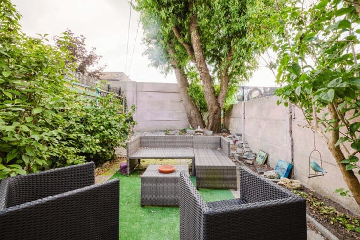 A 4bedroom house in need of renovation with a garden in Gent