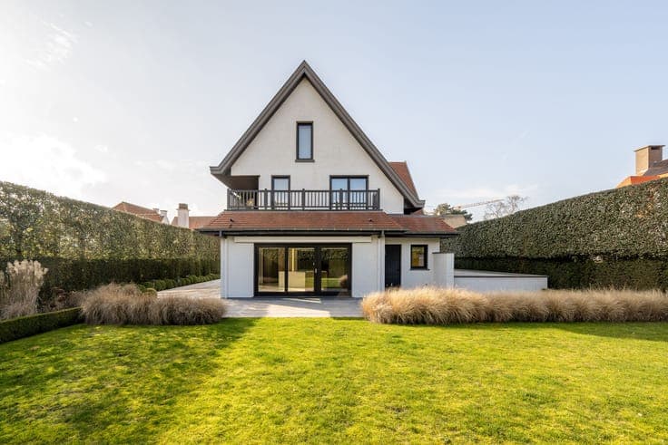 Sophisticated villa located in a quiet and pleasant environm