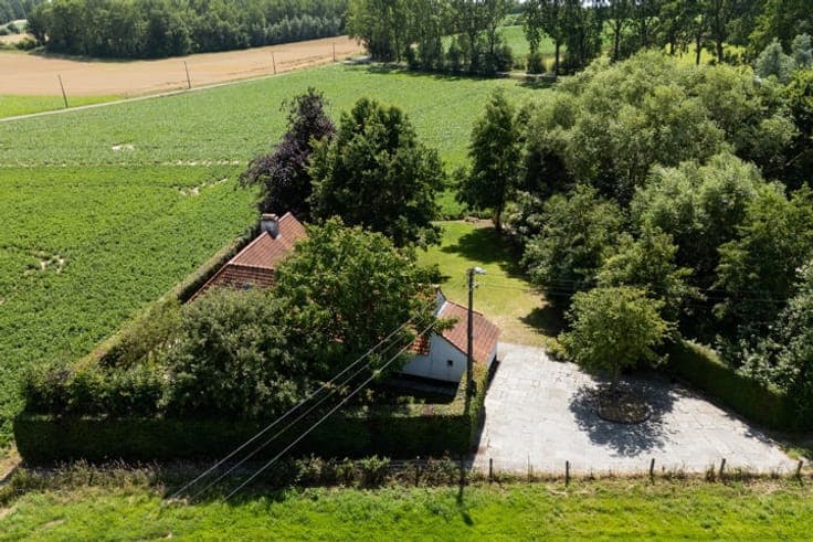 Authentic farmhouse with stunning countryside views