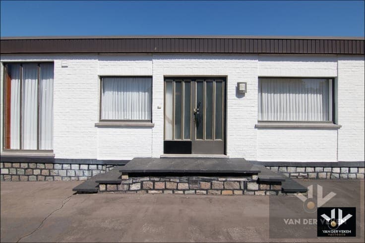 Residentieel en rustig gelegen, te renoveren bungalow op ...