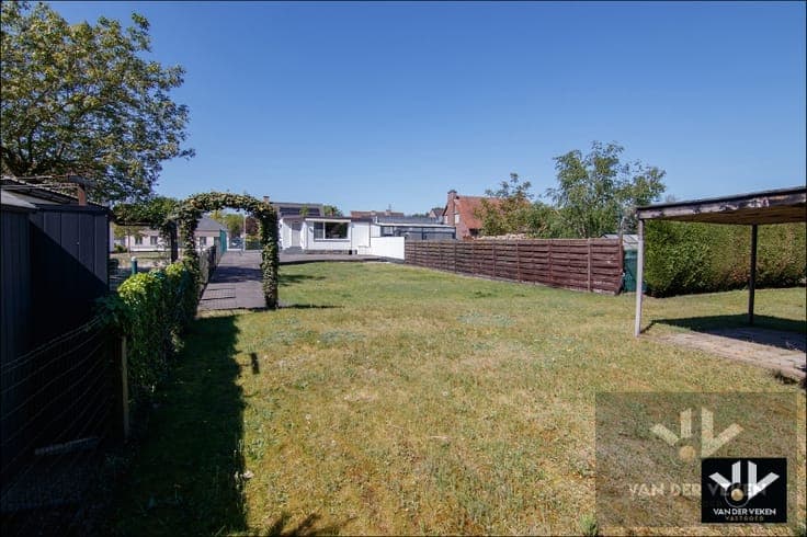Residentieel en rustig gelegen, te renoveren bungalow op ...