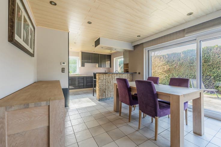 Comfort and space: 4-bedroom villa with garage and garden