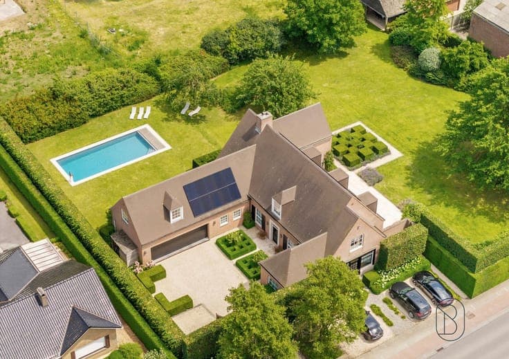 Exclusieve villa met praktijk/kantoor en prachtige tuin