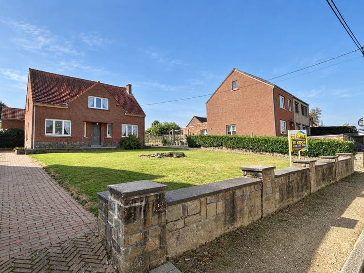 Authentieke woning op uitzonderlijk perceel met weide en ...
