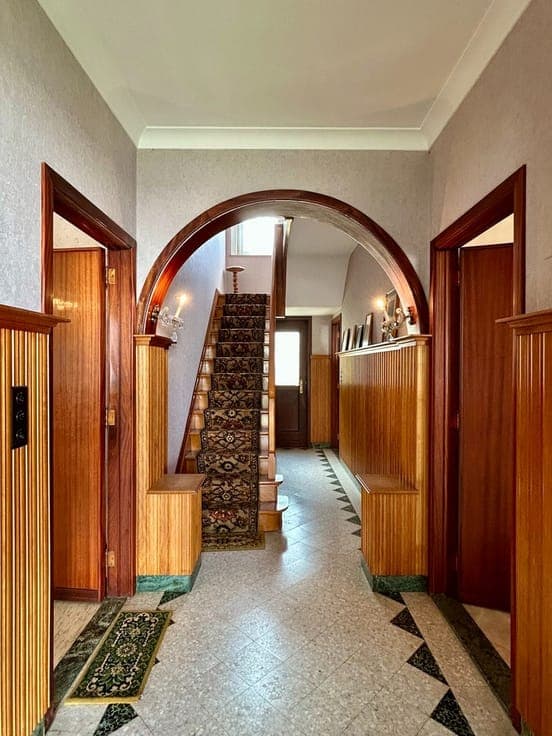 Authentieke woning op uitzonderlijk perceel met weide en ...