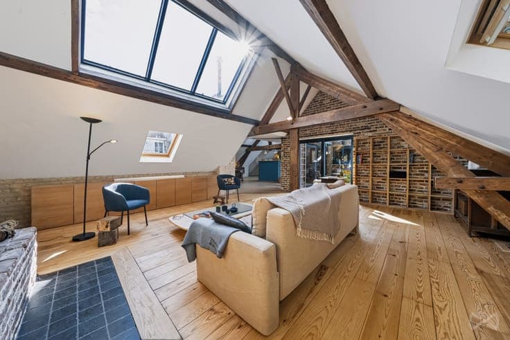 FOR SALE – ATYPICAL HOUSE & LOFT WITH TERRACES IN SCHAERBEEK