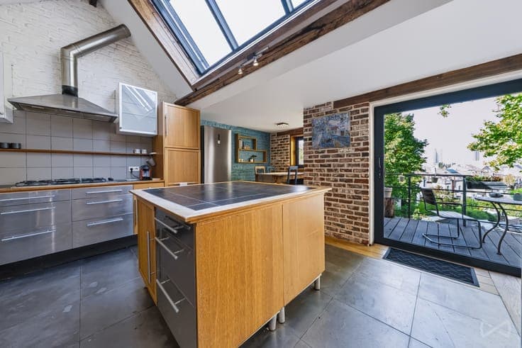 FOR SALE – ATYPICAL HOUSE & LOFT WITH TERRACES IN SCHAERBEEK