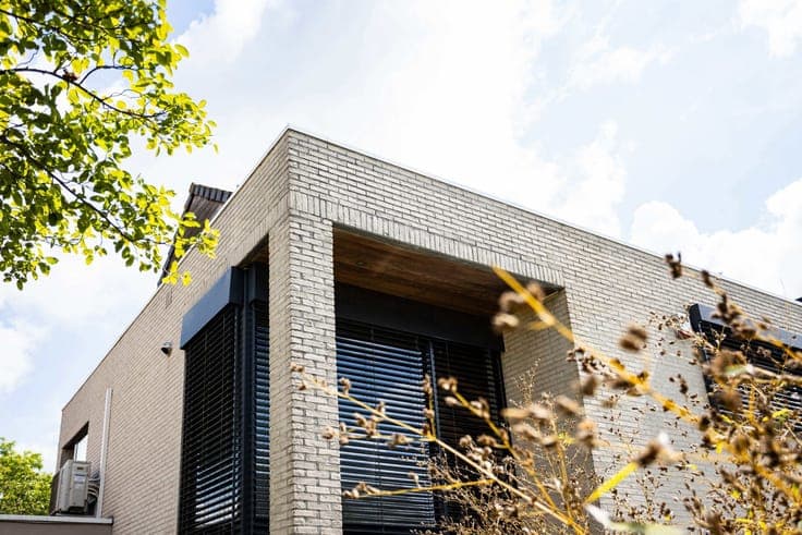 Energy-efficient, move-in-ready home with 4 to 5 bedrooms