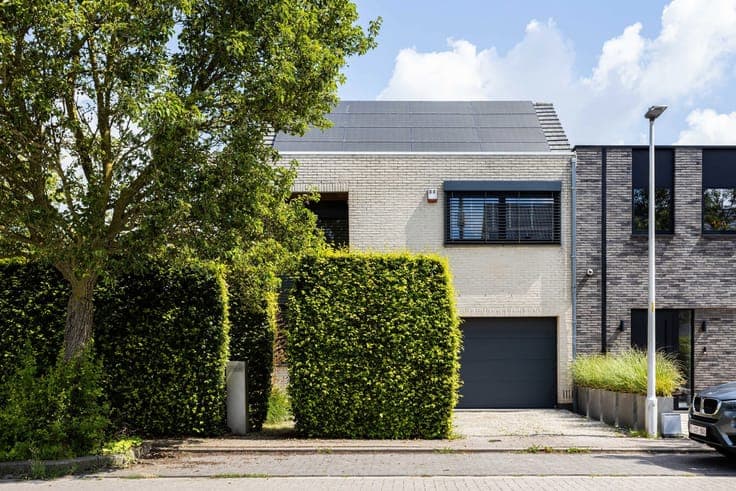 Energy-efficient, move-in-ready home with 4 to 5 bedrooms