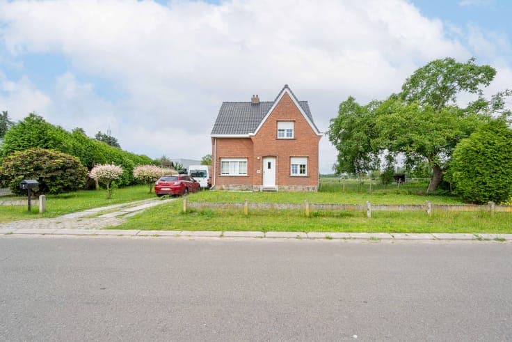 Peaceful living in charming home with 41+ ares of land