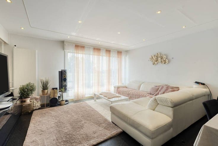 Spacious bungalow-style home for sale in Aartrijke