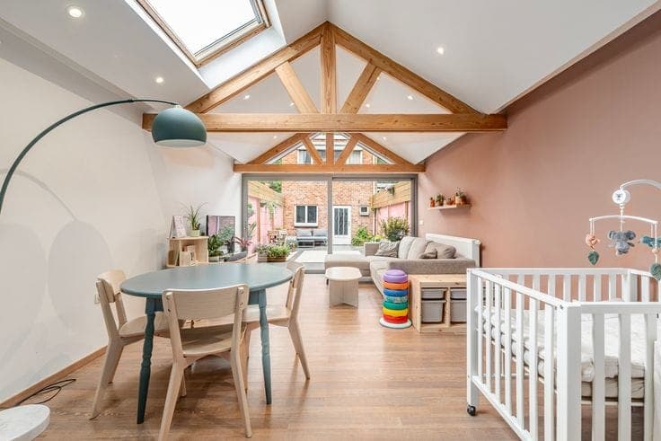 Ready-to-move-in house for sale in the heart of Destelbergen