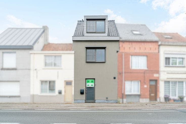 Ready-to-move-in house for sale in the heart of Destelbergen