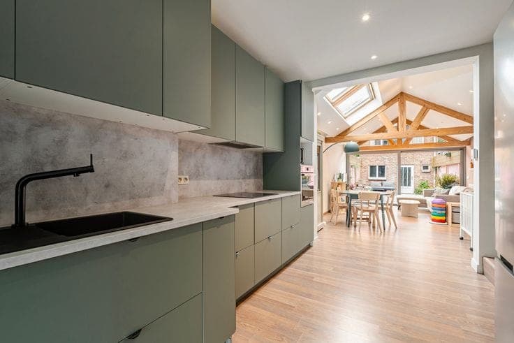 Ready-to-move-in house for sale in the heart of Destelbergen