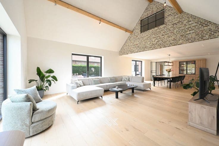 Recent gerenoveerde energiezuinige en ruime woning te Nevele